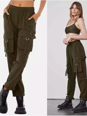 Alo Yoga Women's Green Trousers